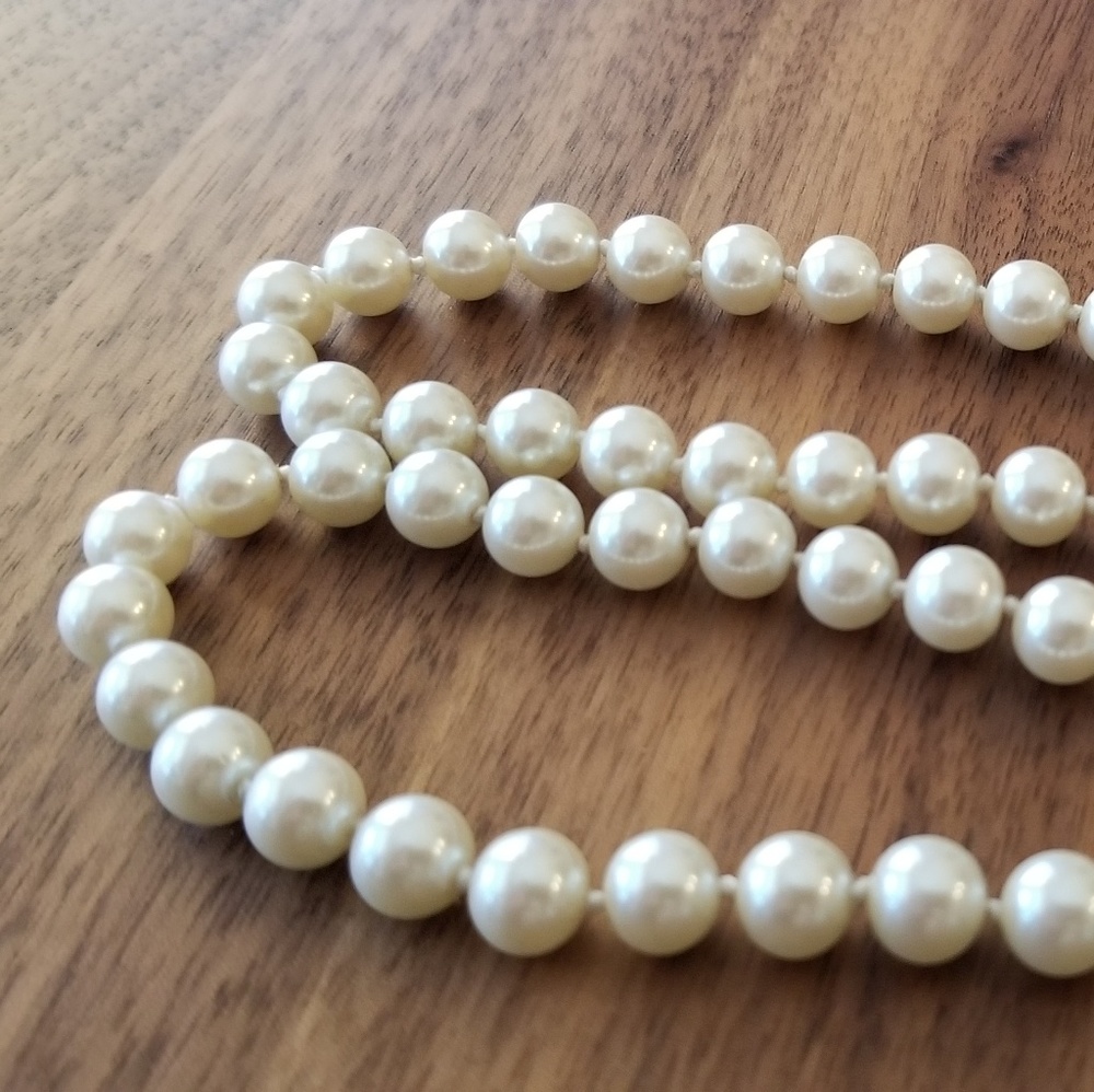 STRING OF PEARLS